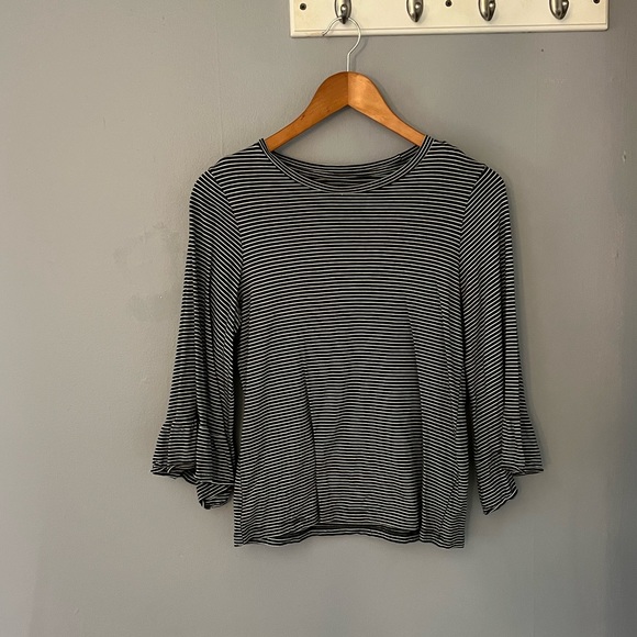 Banana Republic Designer Tee Bell Sleeve green white Striped XS - Picture 2 of 10